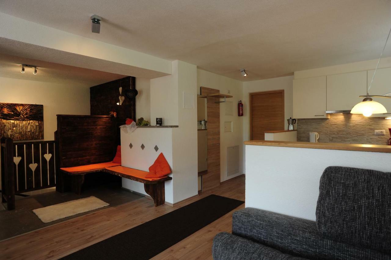 Xl Appartements Steinhaus Cadipietra Exterior foto